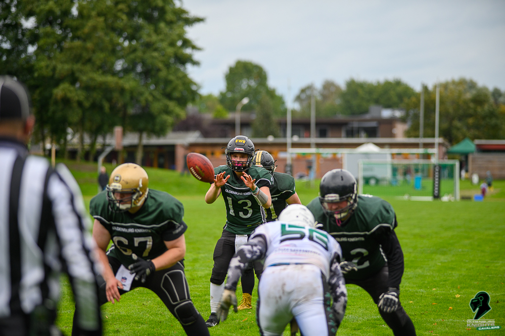https://5539711509061.hostingkunde.de/wp-content/uploads/2021/10/oldenburg-knights-cavaliers-delmenhorst-bulldogs-0350.jpg